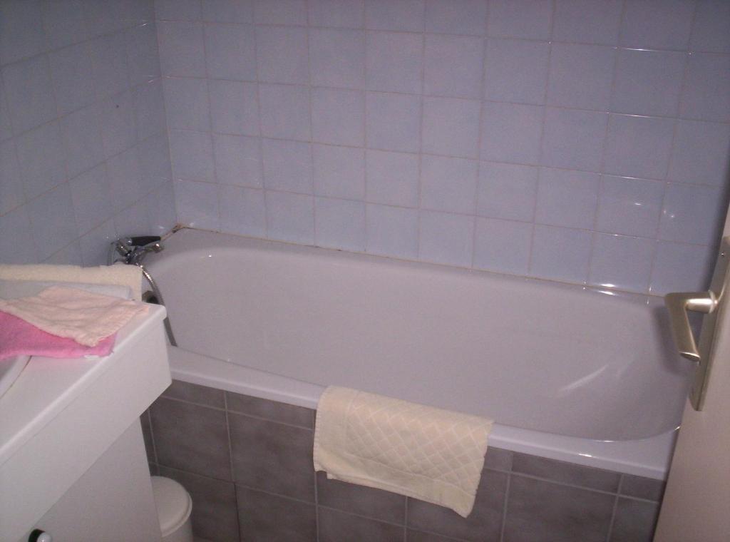 Auberge De Mandrin Dullin 部屋 写真